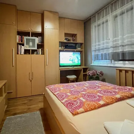 Lola Lakasapartman Apartment